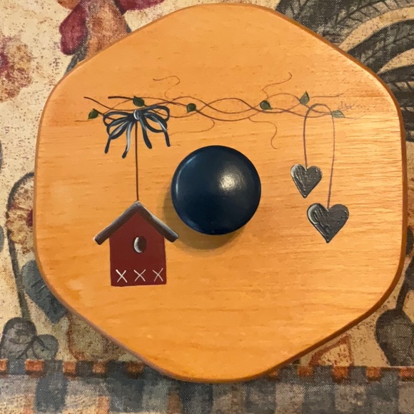 Longaberger Basket, Insert and Lid - Picture 2 of 7